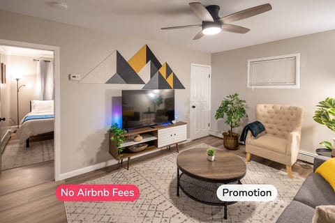 Stylish 2BR, Park2Cars, Pets, Fenced yard, Laundry