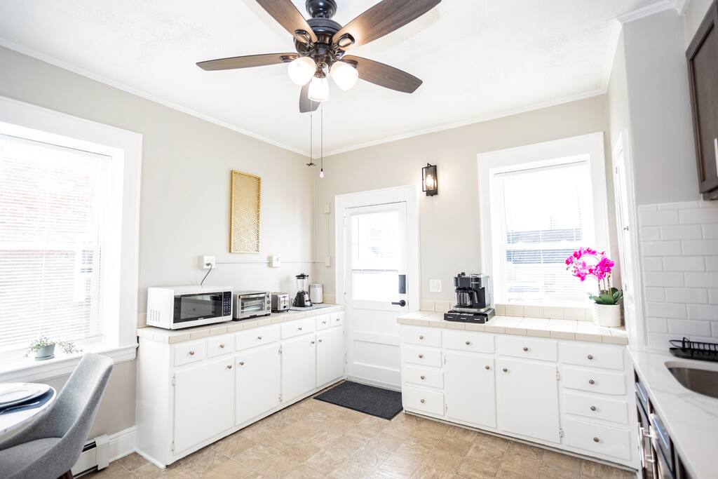 unique-1br:-in-unit-laundry-parking-yoga-gym/