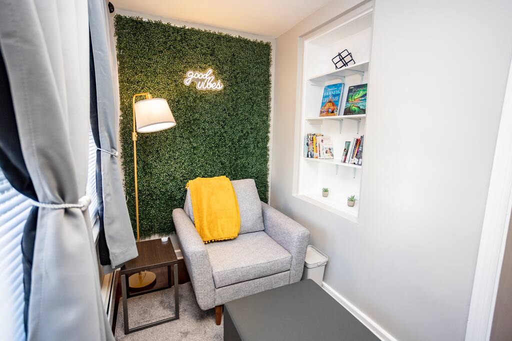 unique-1br:-in-unit-laundry-parking-yoga-gym/