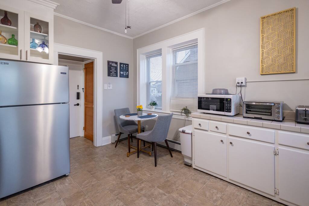 unique-1br:-in-unit-laundry-parking-yoga-gym/