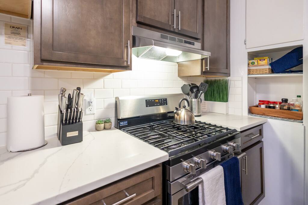 unique-1br:-in-unit-laundry-parking-yoga-gym/