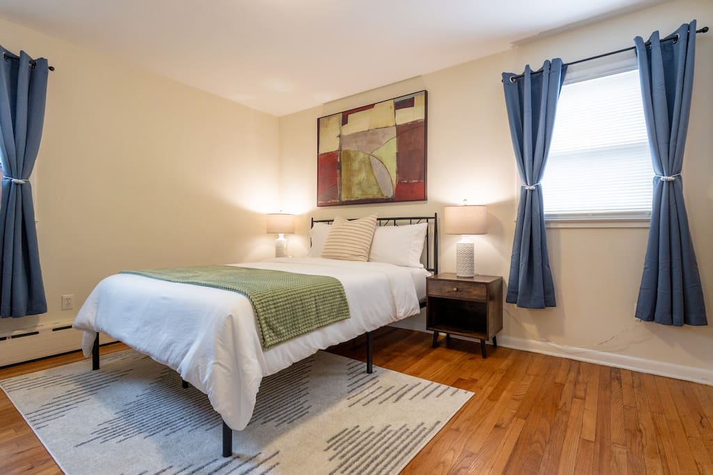 luxe-belleville-1-bed:-pets-ok-parking-laundry/