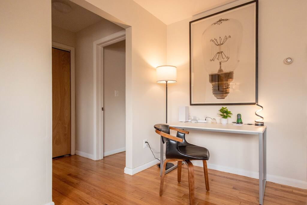 large-belleville-1-bed:-pets-ok-parking-laundry/