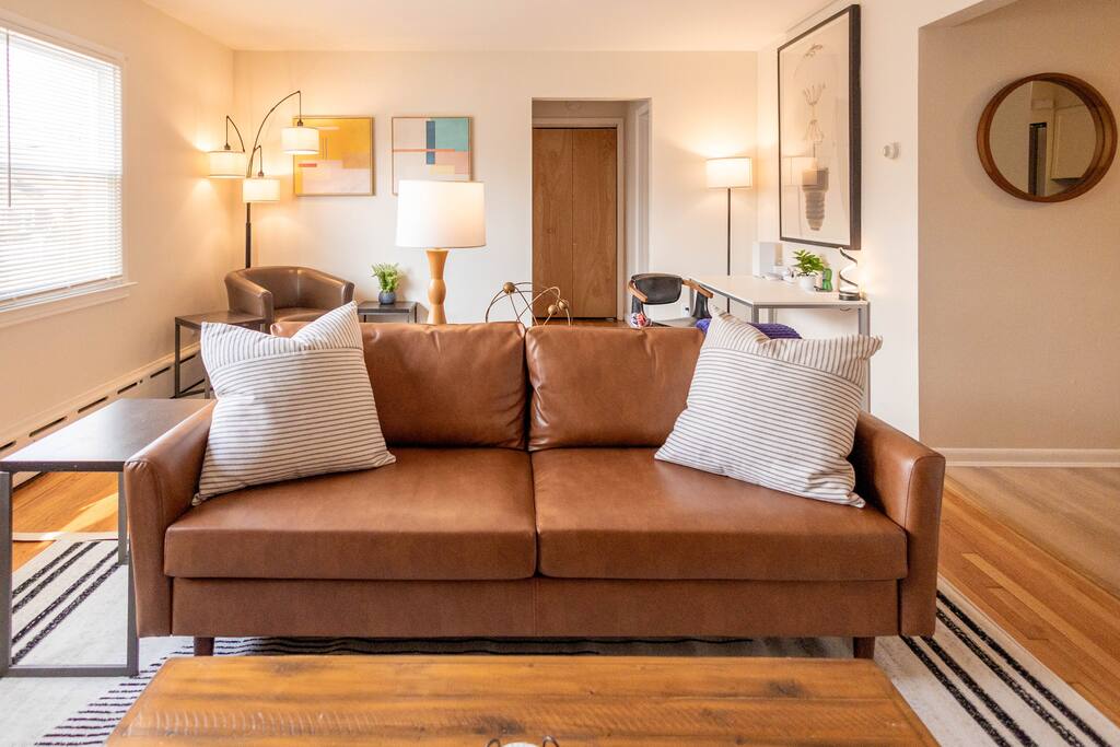 large-belleville-1-bed:-pets-ok-parking-laundry/