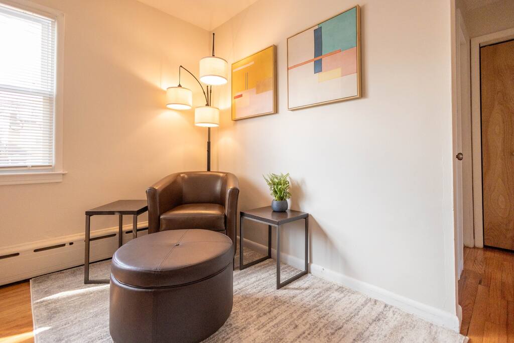 large-belleville-1-bed:-pets-ok-parking-laundry/