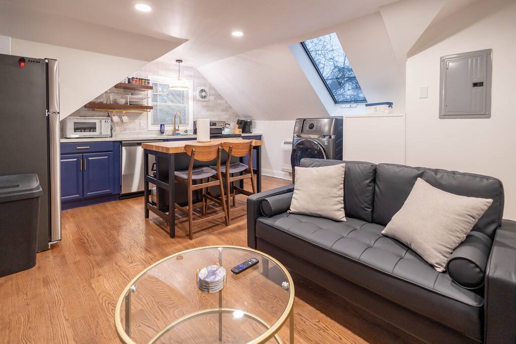 bloomfield-1-bed:-laundry-in-unit-pets-parking/