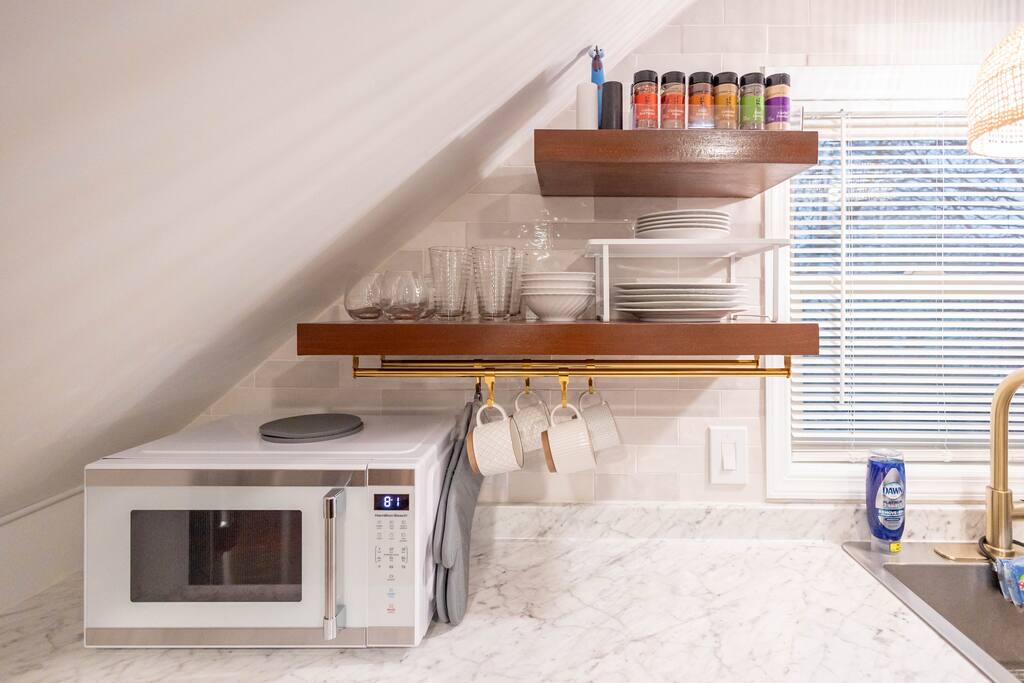 bloomfield-1-bed:-laundry-in-unit-pets-parking/