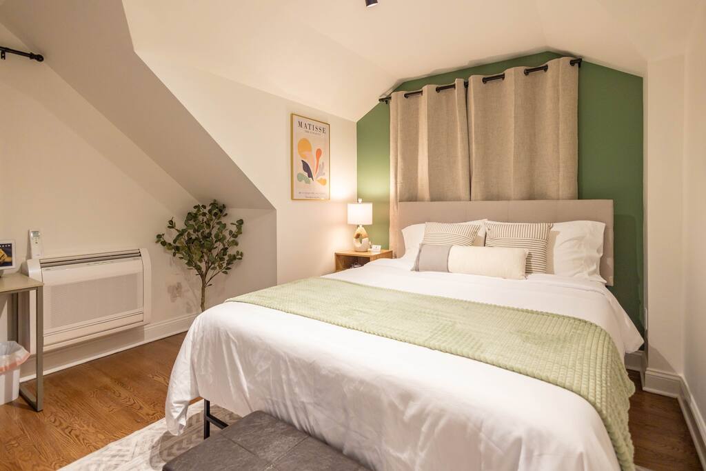 bloomfield-1-bed:-laundry-in-unit-pets-parking/