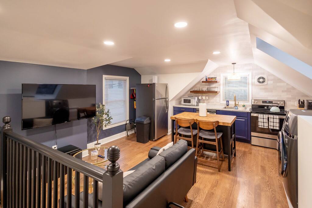 bloomfield-1-bed:-laundry-in-unit-pets-parking/