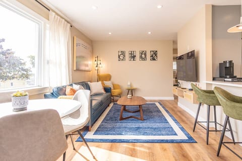 Bloomfield 2 Bed: Laundry In-Unit, Pets, Parking