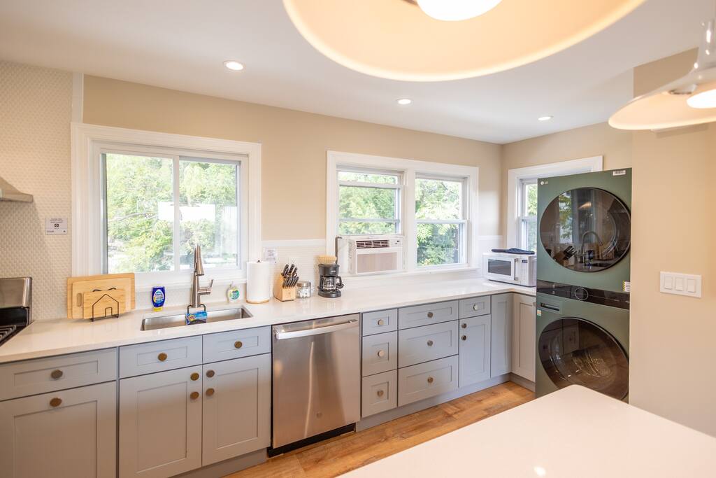 bloomfield-2-bed:-laundry-in-unit-pets-parking/