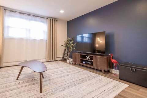 Lodi 1 Bed: In-Unit Laundry, Fios, Safe, Private