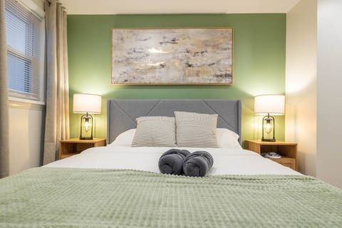 Lodi 1 Bed: In-Unit Laundry, Fios, Safe, Private