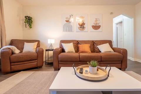 Clifton 1 Bed: Laundry In-Unit, Pet-Friendly, Fios