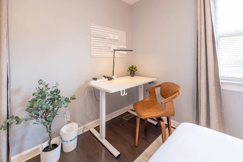 Clifton 1 Bed, Park2Cars, Pets OK, Laundry, Fios