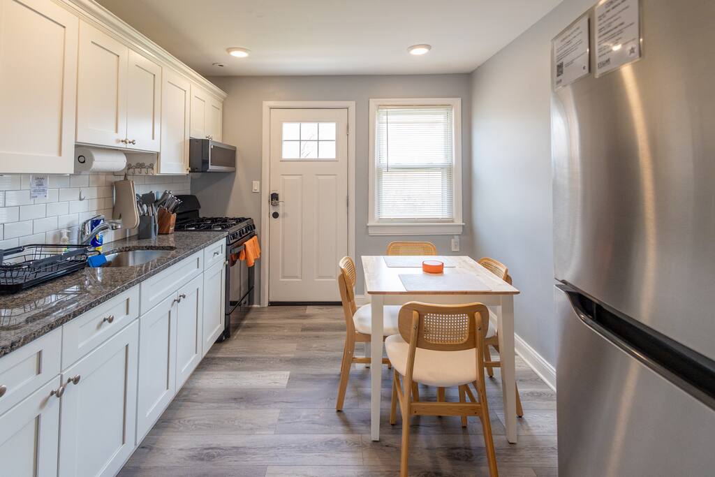 clifton-1-bed-park2cars-pets-ok-laundry-fios/