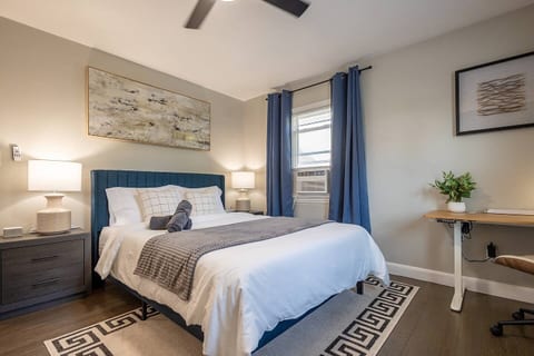 Hawthorne 2 Bed: Laundry In-Unit, Pets OK, Parking