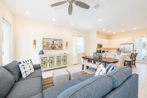 Seas Life Cottage Margaritaville +HotTub by Disney