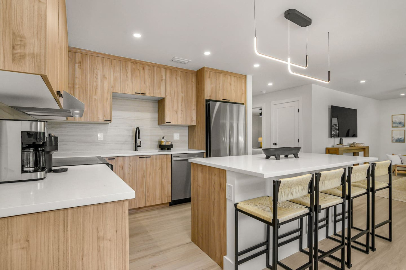 villa-driftwood-by-downtown-and-beach/