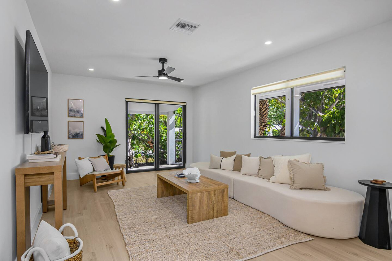 villa-driftwood-by-downtown-and-beach/