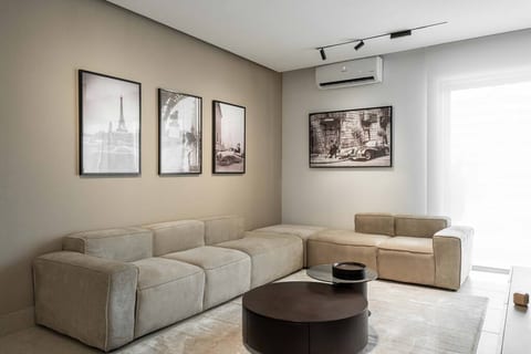 George Residence – Victoria Island 1BR | Seaview