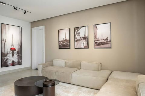 George Residence – Victoria Island 1BR | Seaview