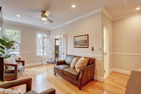 Heart of Old Town Alexandria|Historic|1800ft²