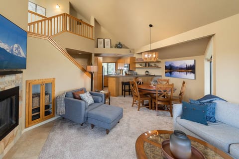 EV Charging*Private Hot tub*New Decor*