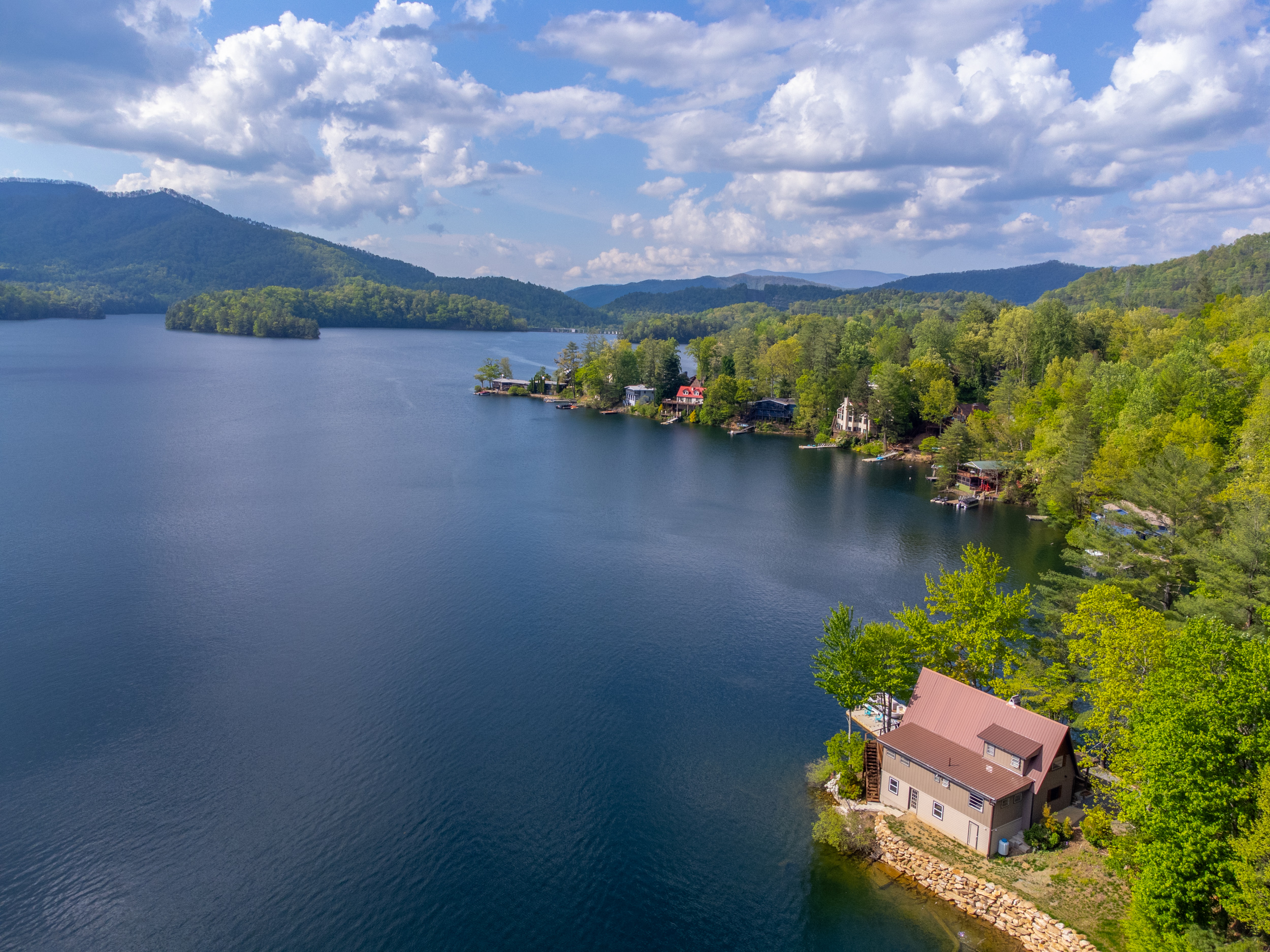 Gorgeous Mountain and Lake Views - A Point of View - Robbinsville