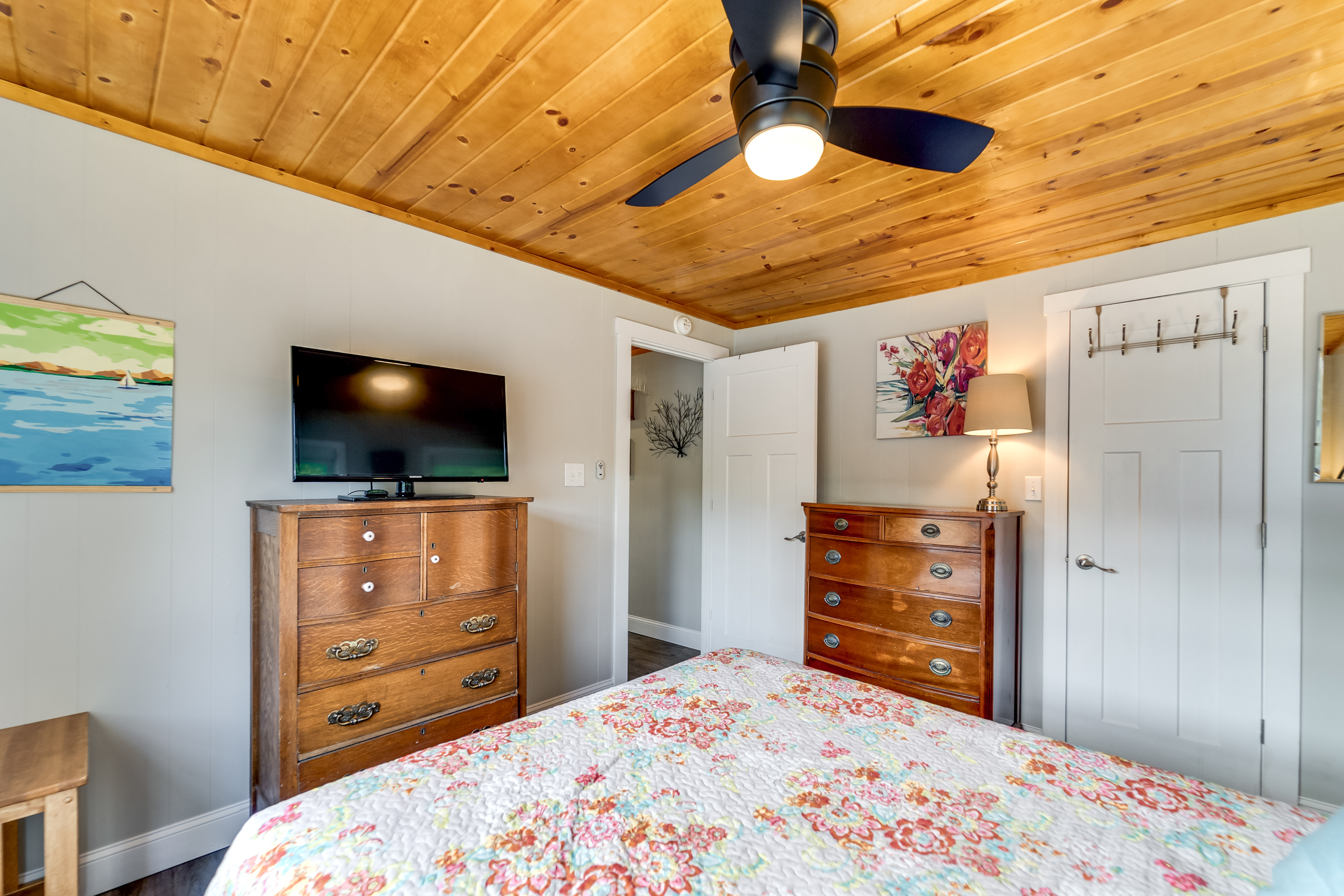 2nd Bedroom with Smart TV and Large Closet - A Point of View - Robbinsville