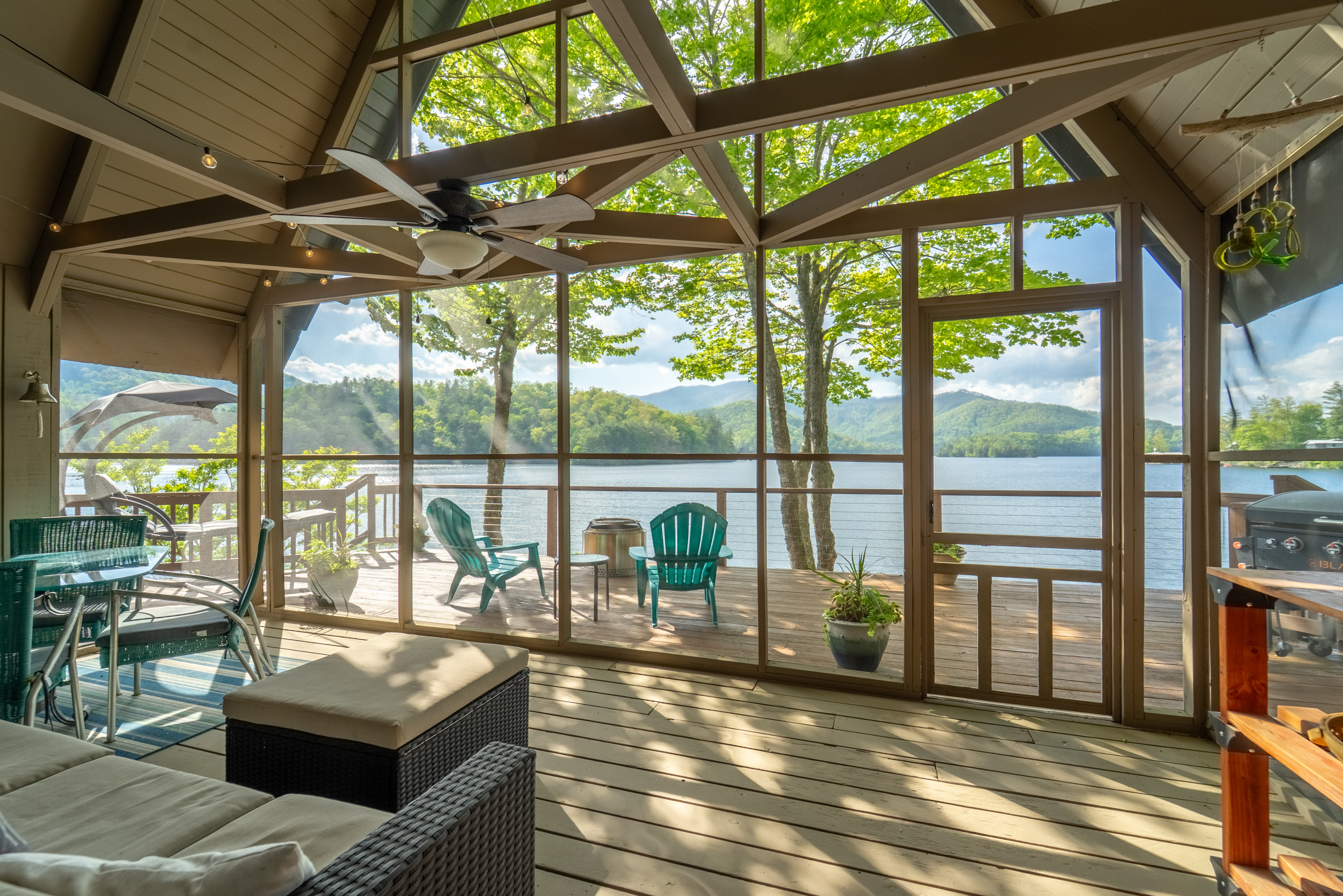Screened-In Porch Overlooking the Lake - A Point of View - Robbinsville