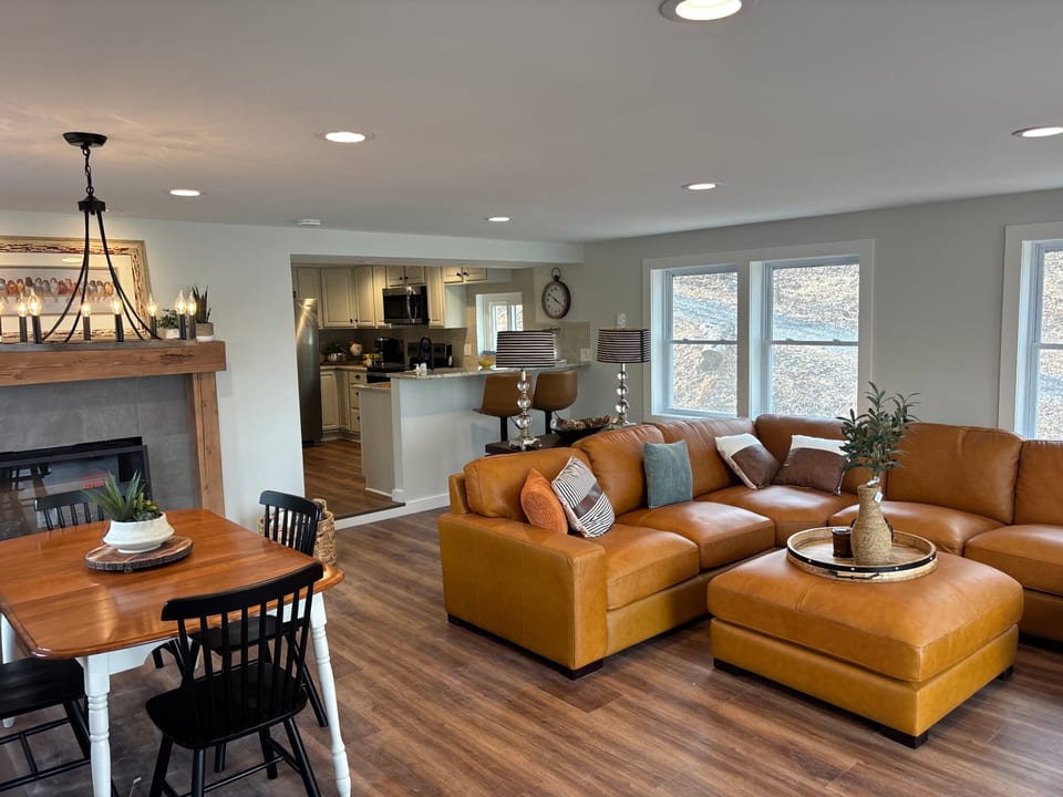 Cottage with Lake Views - Lakeville