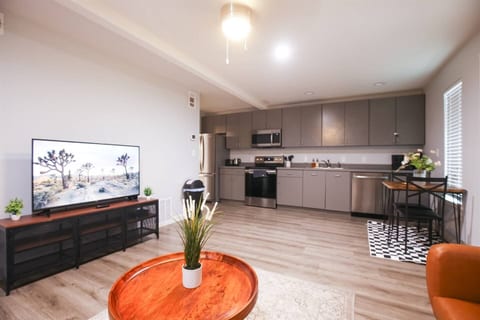 Nordic Style Apt Near Downtown Dallas Design Distr
