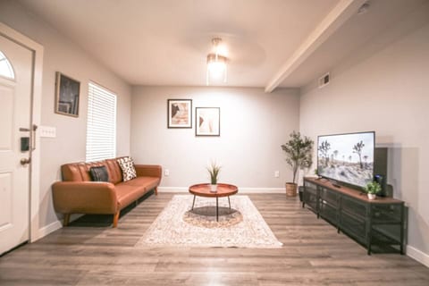 Nordic Style Apt Near Downtown Dallas Design Distr