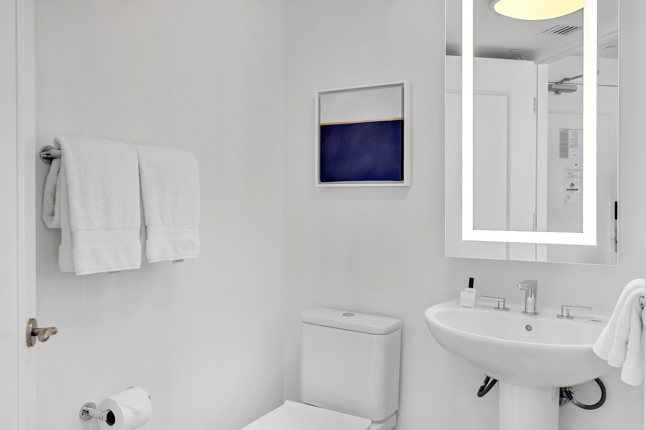 Newly Renovated - Fontainebleau Tresor 1 Bedroom