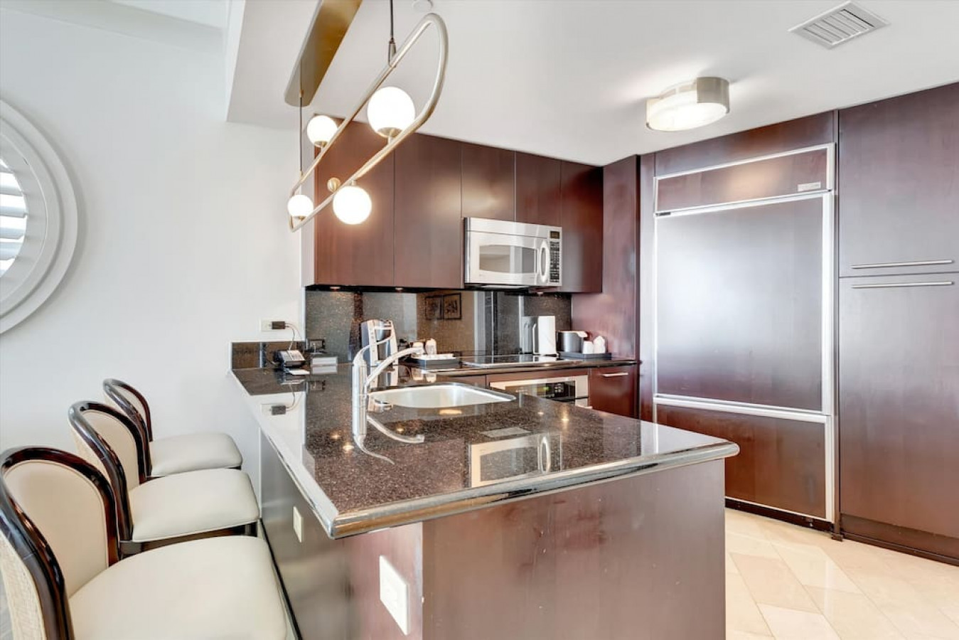 New Listing - Gorgeous Fontainebleau Sorrento 1BR