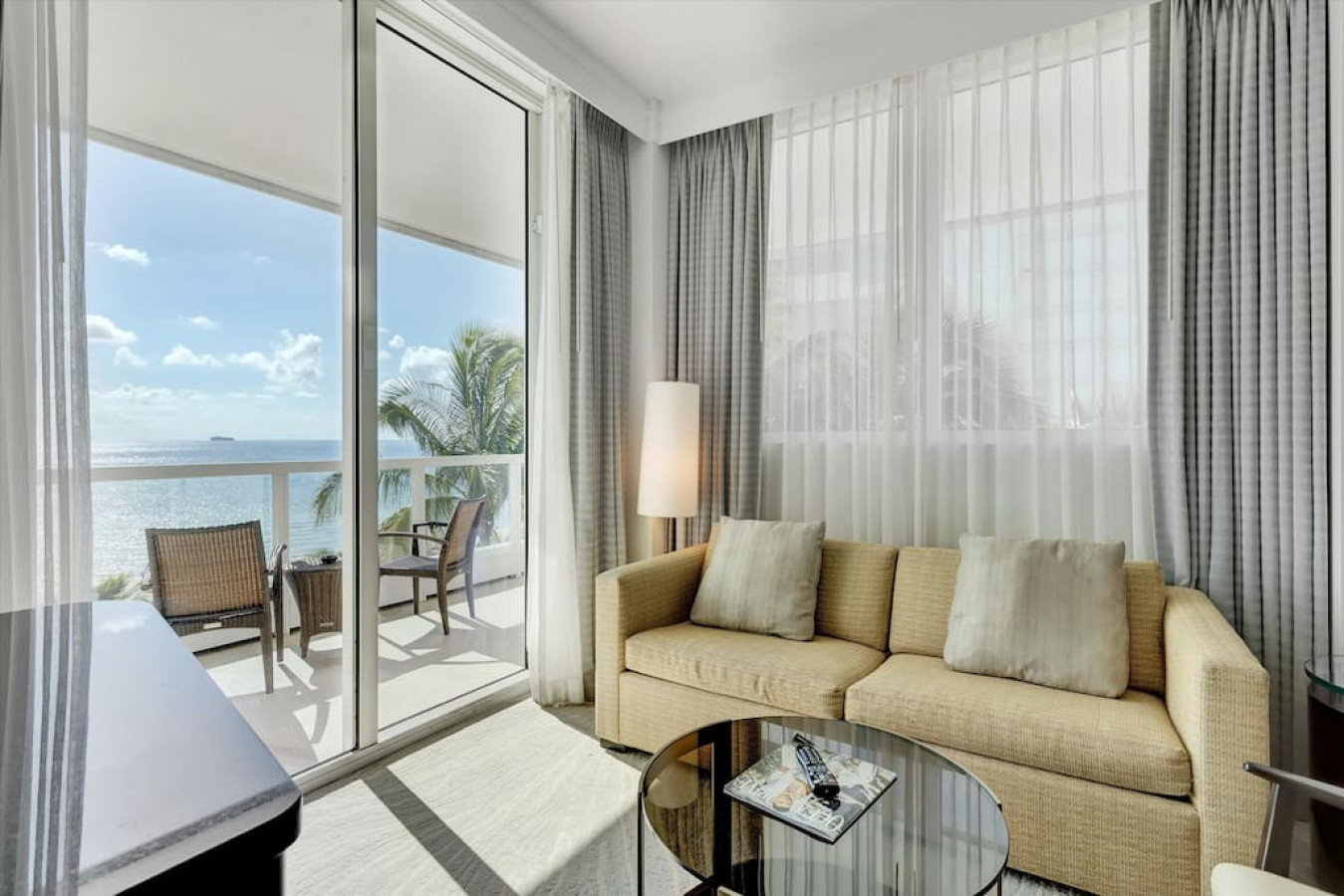 New Listing - Gorgeous Fontainebleau Sorrento 1BR