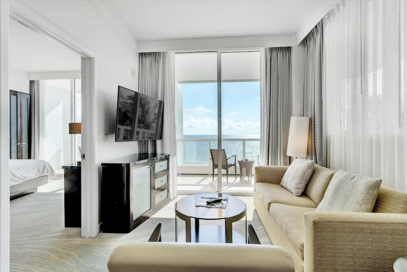New Listing - Gorgeous Fontainebleau Sorrento 1BR