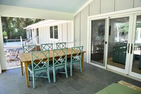 Screened-in porch