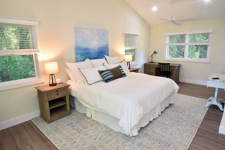 Primary bedroom, King Suite