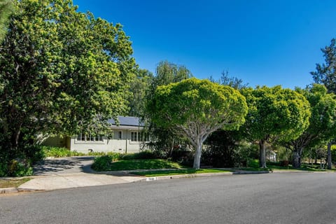 Holmby Hills 6BR Estate w/ Pool