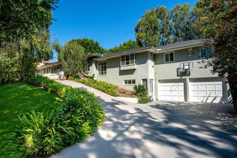 Holmby Hills 6BR Estate w/ Pool