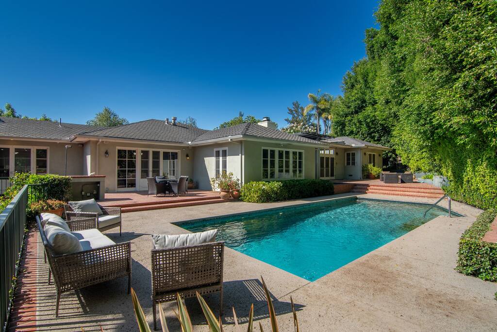 Holmby Hills 6BR Estate w/ Pool
