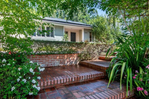 Holmby Hills 6BR Estate w/ Pool
