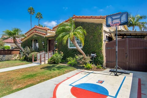 6BR LA Home with Large Backyard