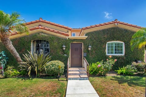 6BR LA Home with Large Backyard