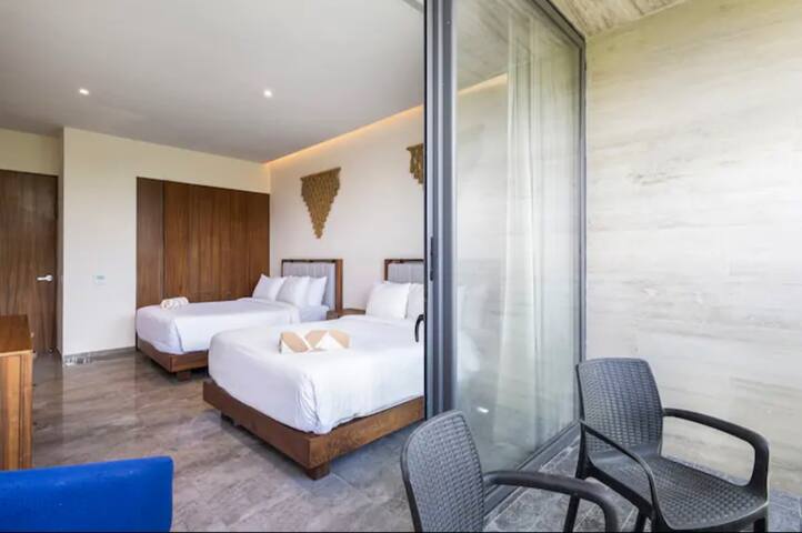 luxury-penthouse-with-private-pool-and-grill-area/