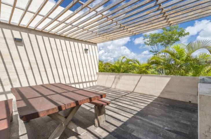 luxury-penthouse-with-private-pool-and-grill-area/