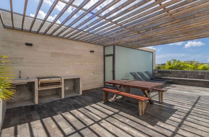 luxury-penthouse-with-private-pool-and-grill-area/