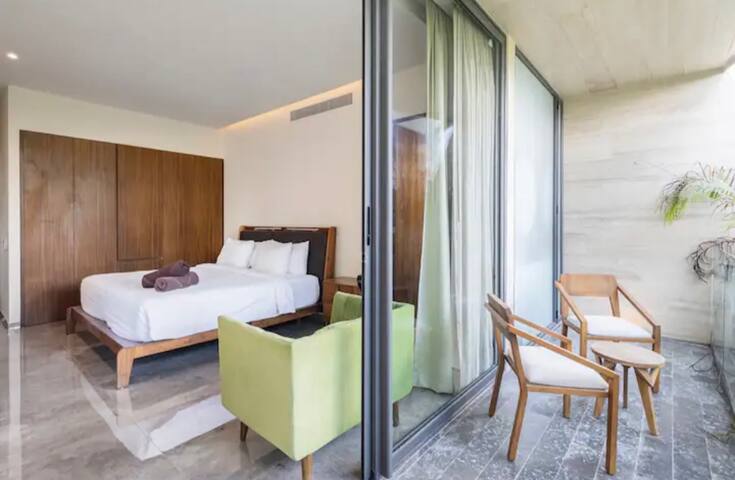 luxury-penthouse-with-private-pool-and-grill-area/